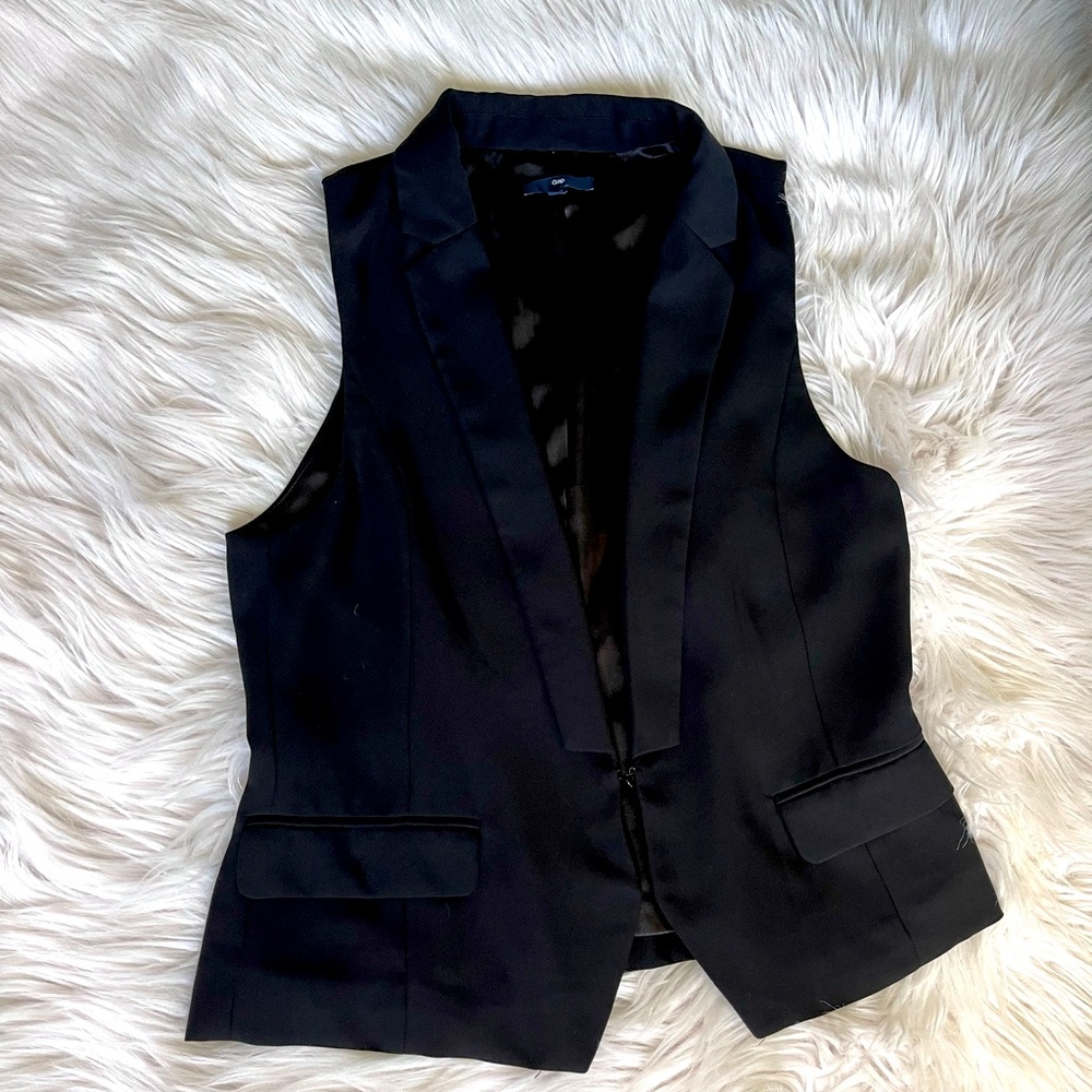 Gap Black Vest size Small